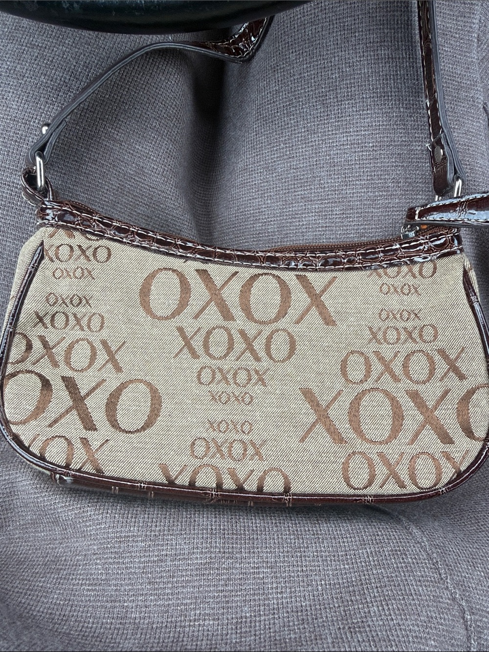 Vintage XOXO Beige and Brown Logo Jacquard Mini Shoulder Bag - Picture 2 of 3